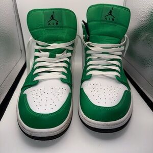 Jordan Black and Green Sneakers with White Laces